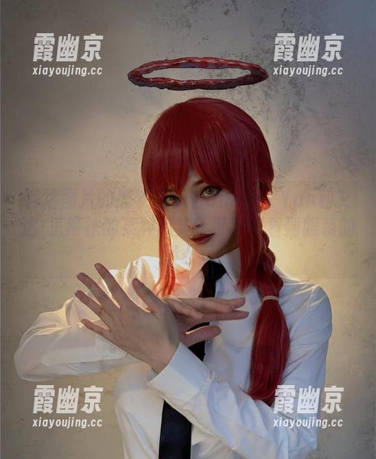 高清图片的细节里藏着Choi Ji Yun和艾达·王蒂法的某种默契？可我只看到服装的野心。